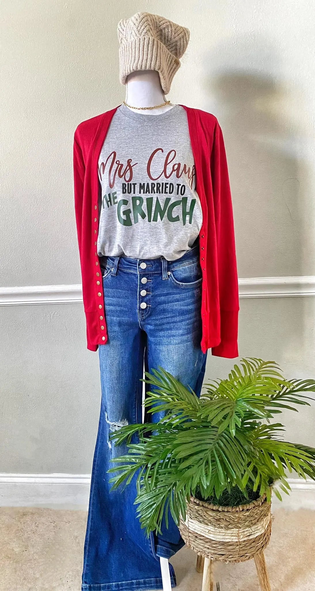 Mrs Claus But Married The Grinch Tee